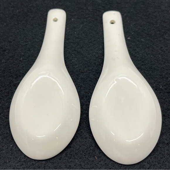 Vintage Chinese Ceramic Spoons in the Wanshou Wujiang Design - Picture 3 of 4